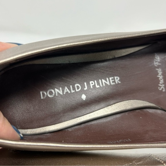 Donald J Pliner Gold Bronze Leather Classic Dress Pumps Size 7 Pointed Toe - Picture 11 of 12